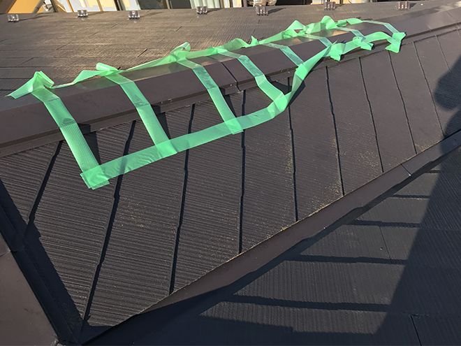 練馬区南田中にて浮きを指摘されたスレート屋根の棟板金補強工事