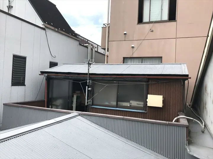 トタン製の波型屋根