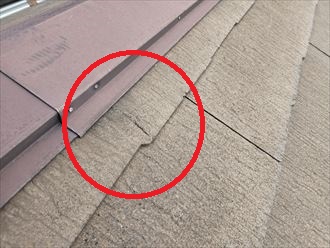 台東区千束にて割れや反りが発生しているスレート屋根の調査、屋根塗装工事をご提案