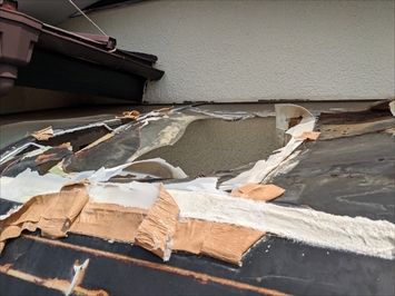 東村山市本町にてテラス屋根の点検、ご家族の方が誤って踏み割ってしまったとのことでした