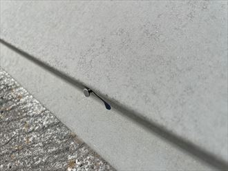 棟板金の釘の浮き