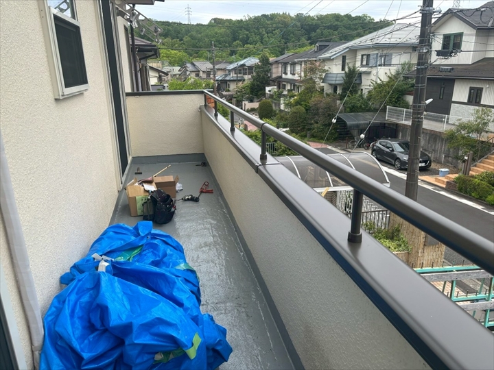 アルミ笠木取り付けました