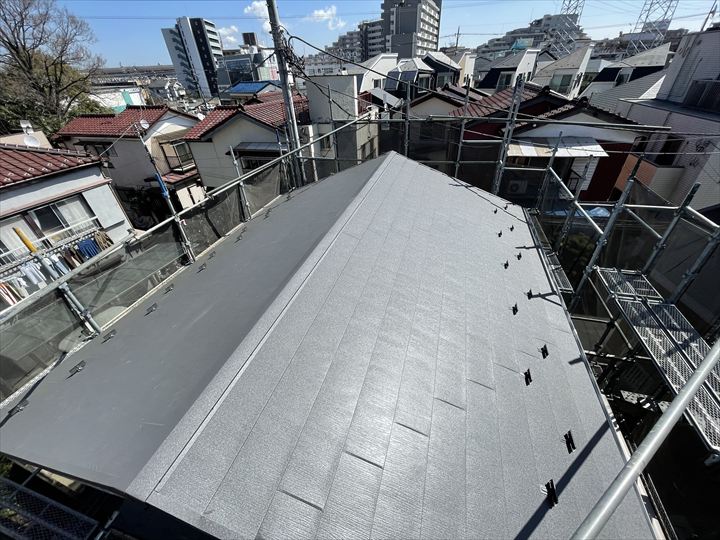 ガルバリウム鋼板の屋根