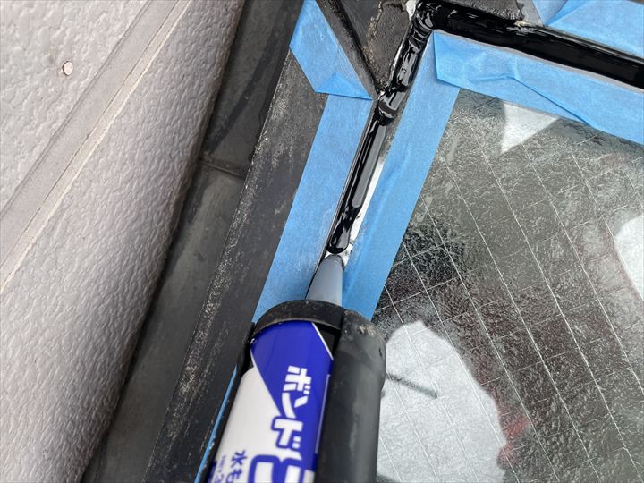 シーリング充填の様子