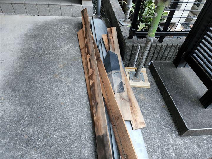 撤去した棟板金下地