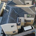 ガルバリウム鋼板製の屋根材を使用した屋根カバー工事　施工前