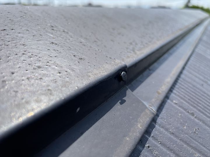 棟板金の釘の様子