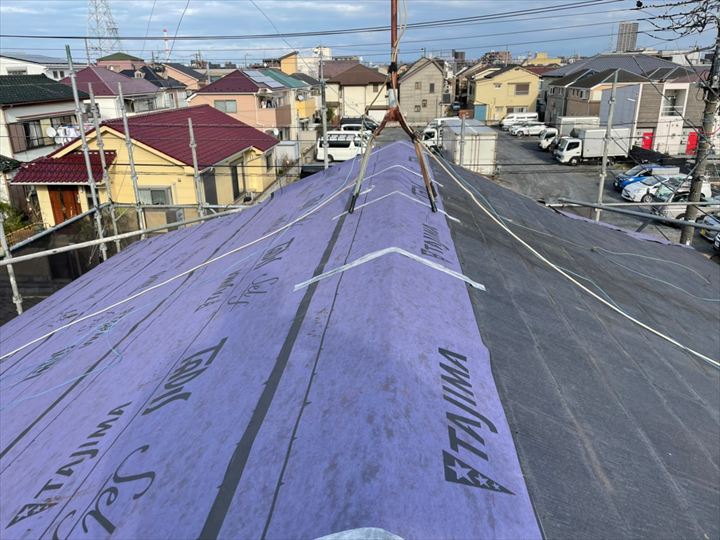 防水紙敷設の様子