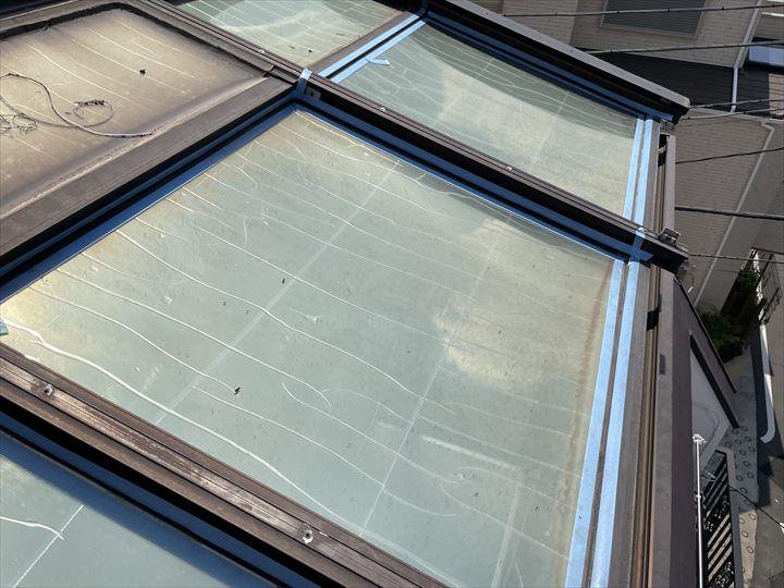 養生テープを付けた様子