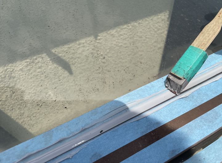 充填後のヘラ作業