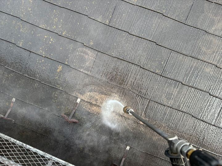 高圧洗浄の様子