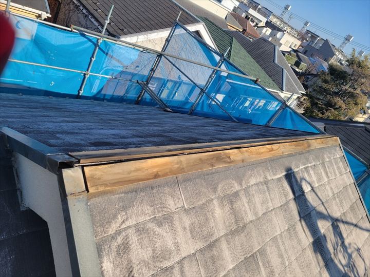 棟板金撤去の様子