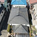 ガルバリウム鋼板製の屋根材を使用した屋根カバー工事　施工前