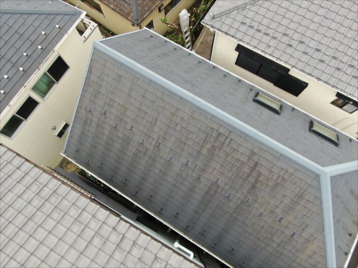 屋根をドローンで撮影した様子