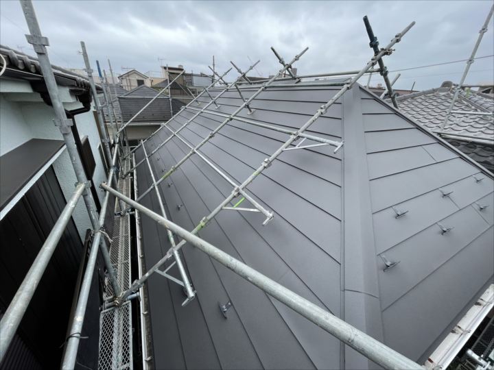 足場を設置した様子