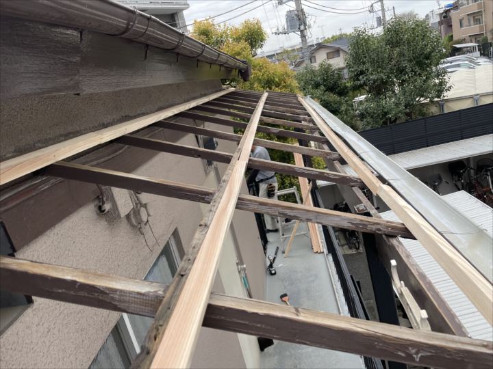 腐敗していた下地を補修した様子