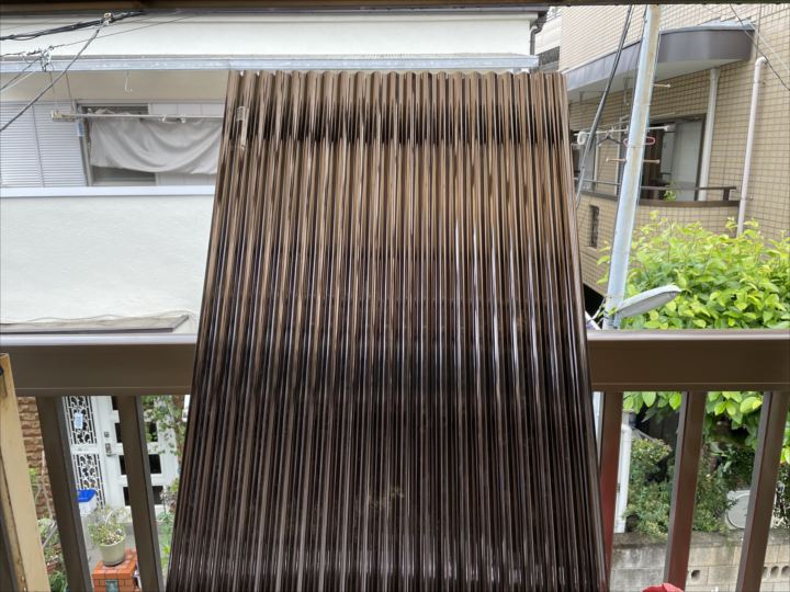 今回使用するポリカ波板(ブロンズ)