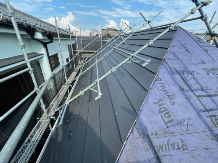 スーパーガルテクトを設置している様子