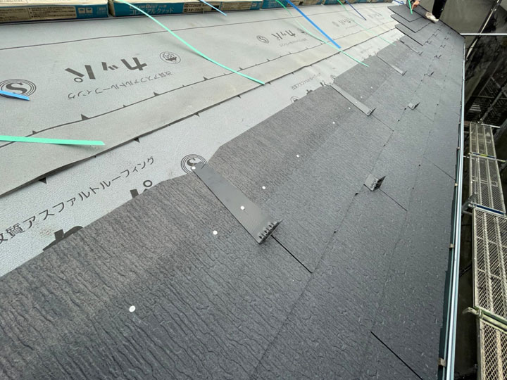 スレートへの葺き替え中