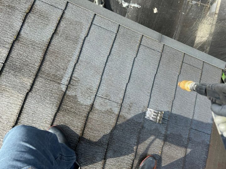 高圧洗浄の様子