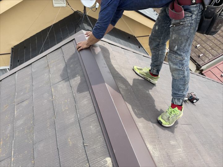 新規棟板金設置の様子