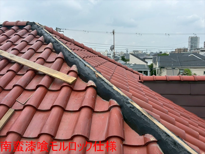 南蛮漆喰の棟仕上げ