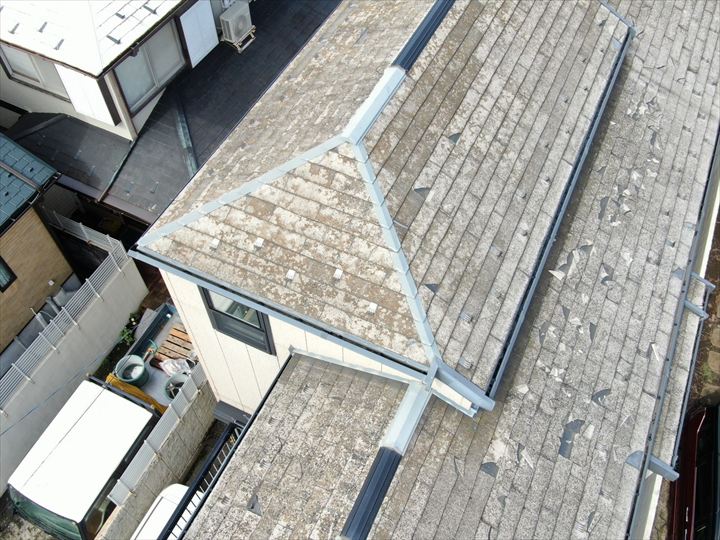 複数面に割れた屋根