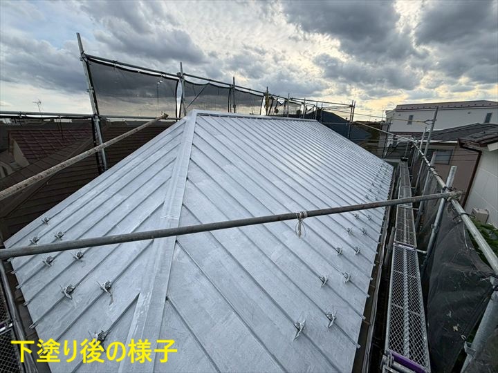 下塗り後の屋根全景